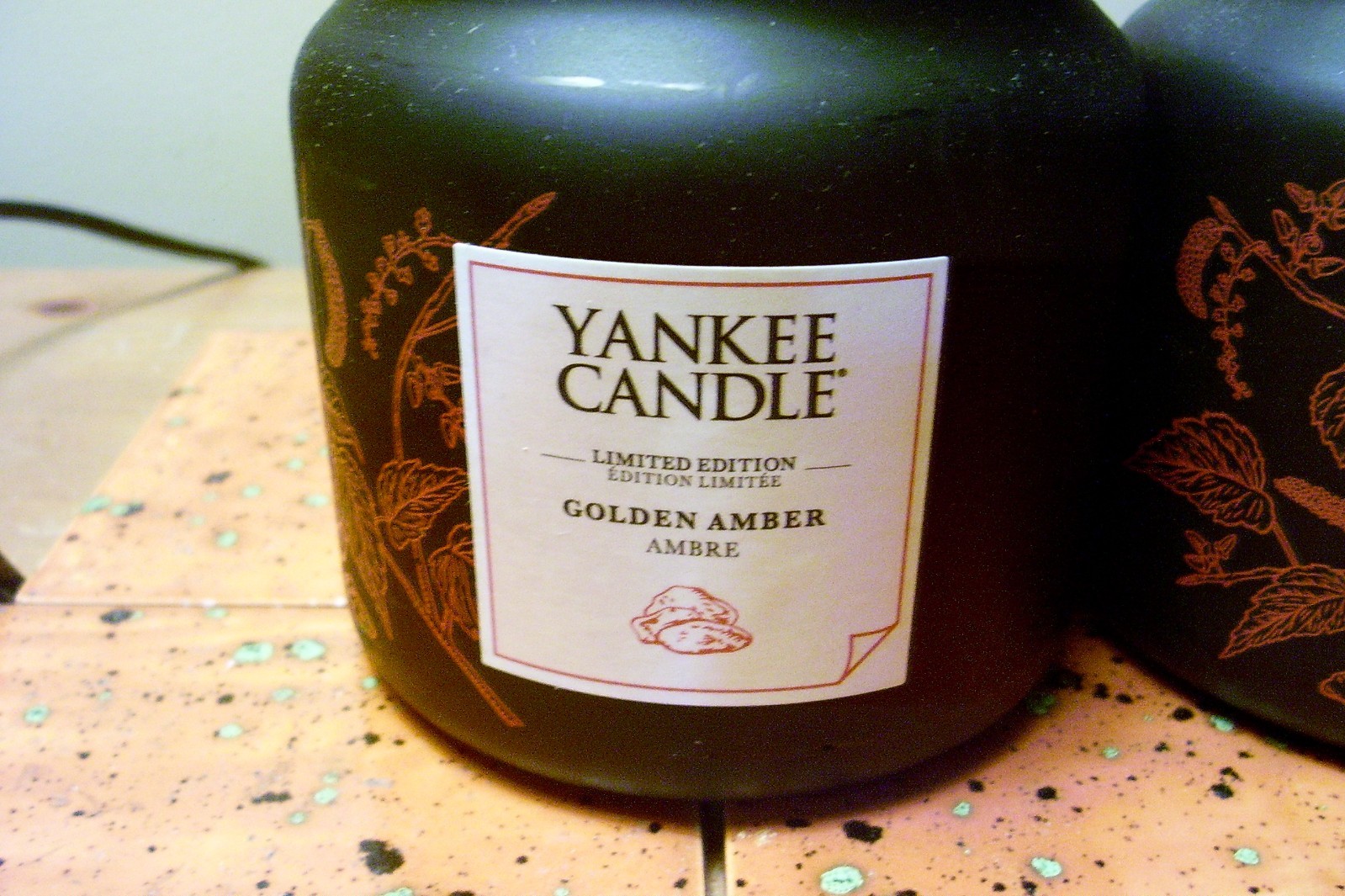 yankee candle 2-14.5oz JARS GOLDEN AMBER-BLACK JARS-RED ETCHING-REMOVABLE LABEL