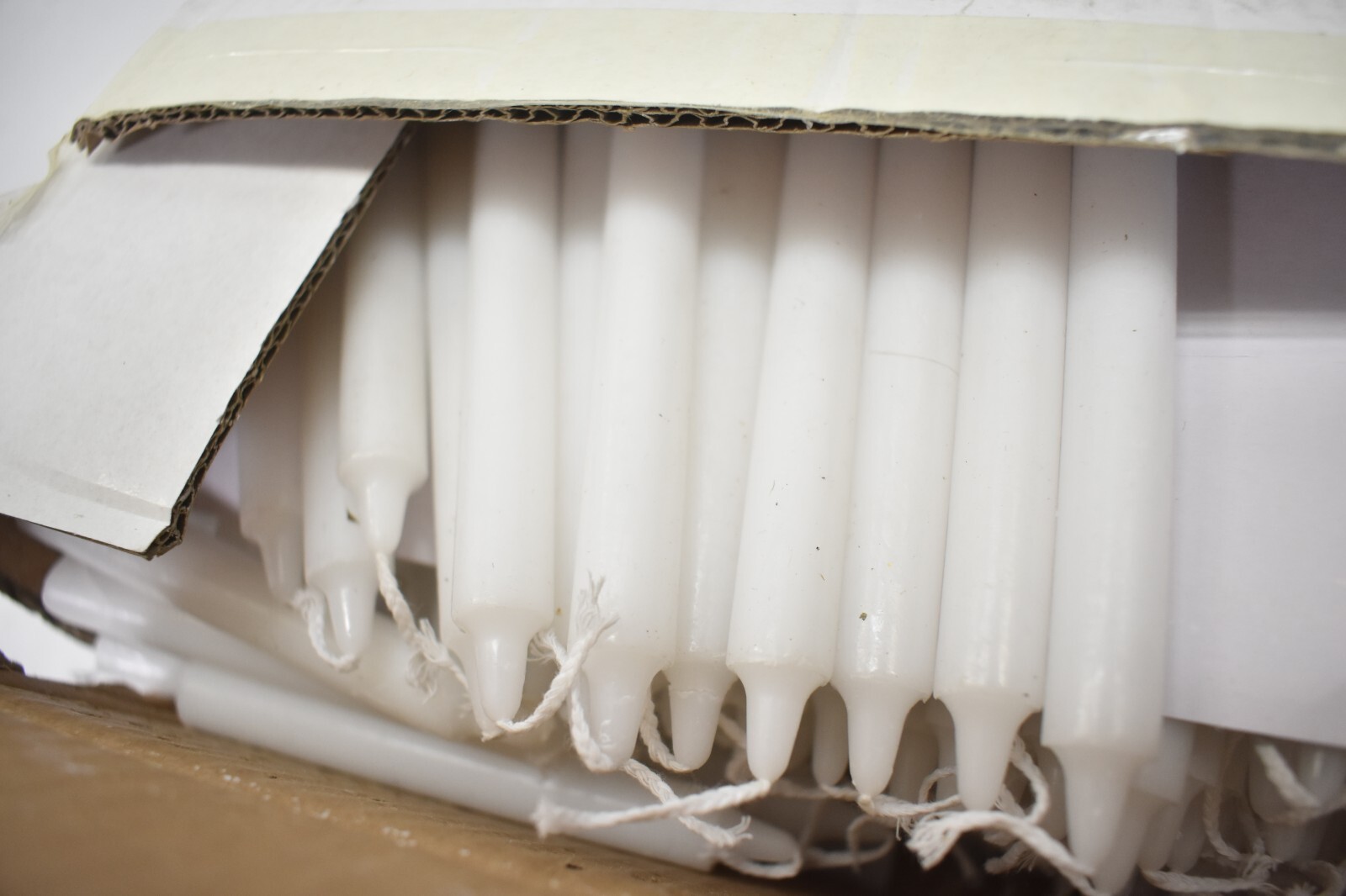 Candlelight Service Candles 250 Pack 4.25″ x 1/2″ White Church Vigil 232155