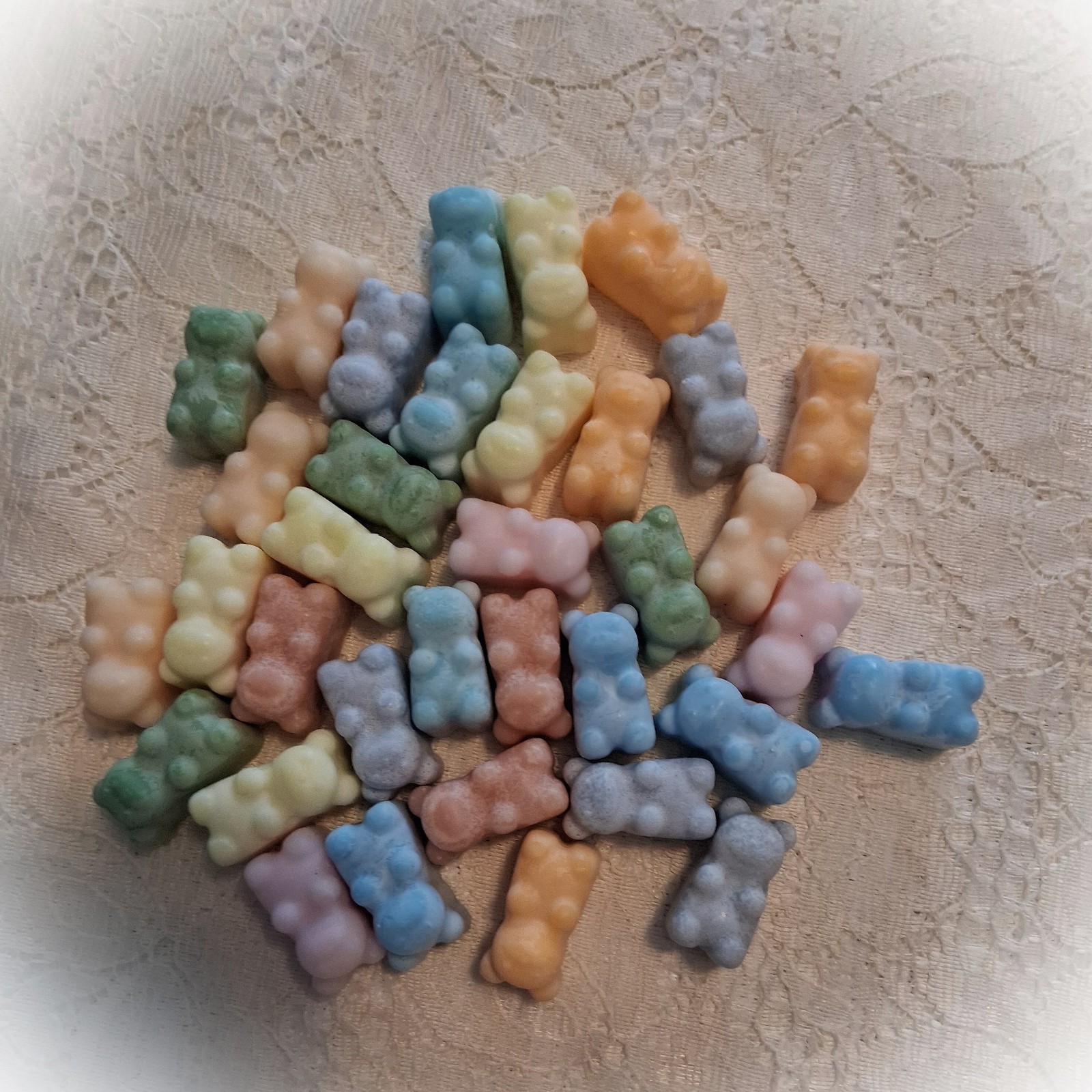 Soy Wax melts~ tarts~Gummy Bear~40 Pc~ CHOICE~ 4 oz~ FREE ship~190+ scents