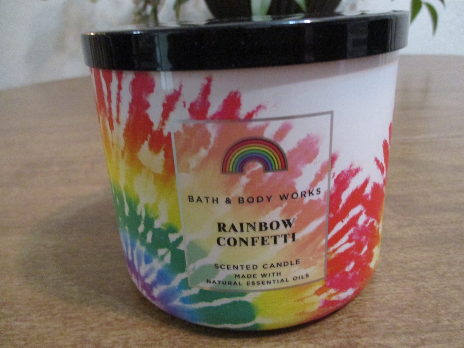 BATH & BODY WORKS 3 WICK CANDLE RAINBOW CONFETTI