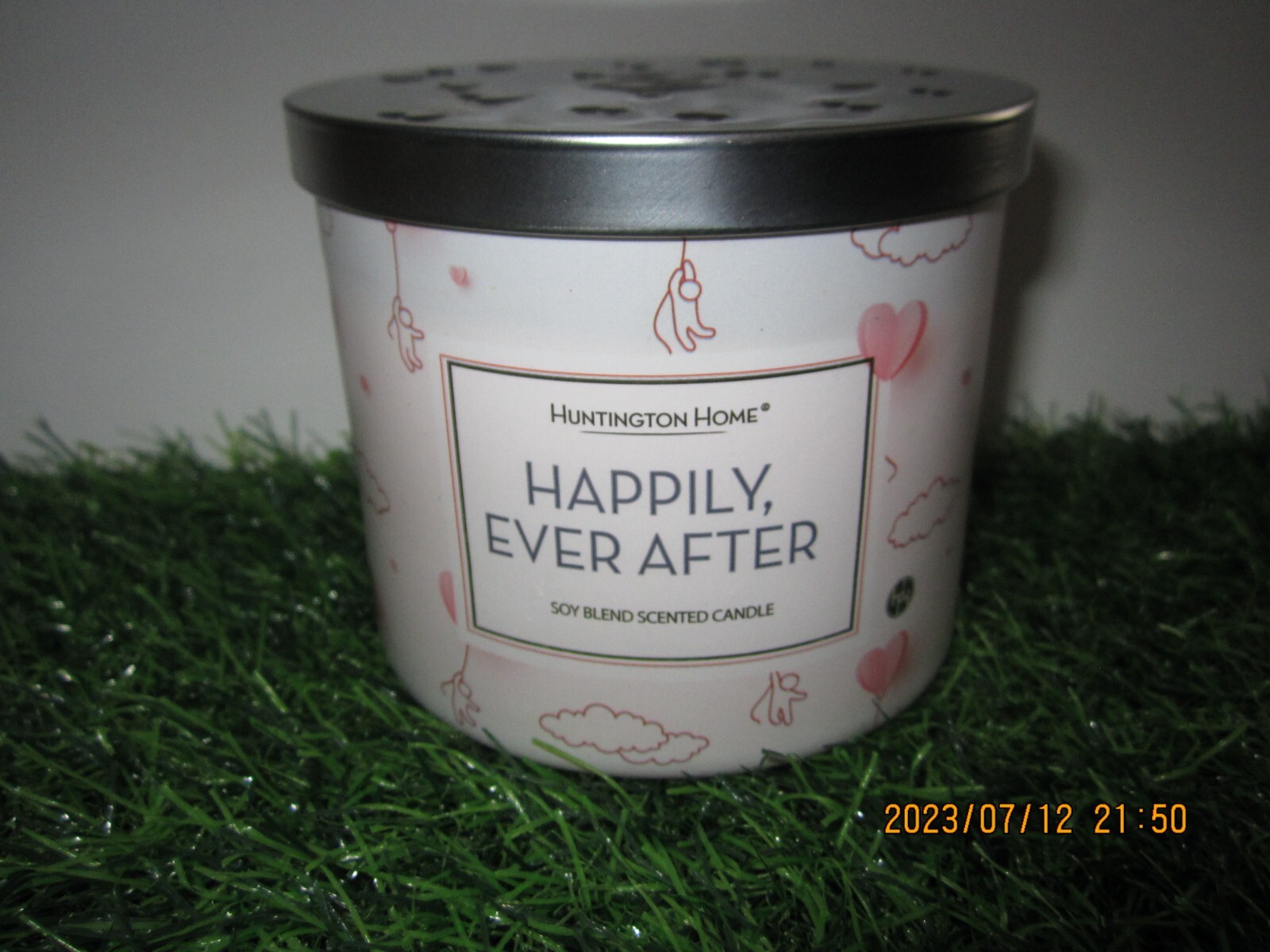 Romantic Love “HAPPILY EVER AFTER” Soy Blend 14 Oz 3 Wick Candle w/ Lid NEW