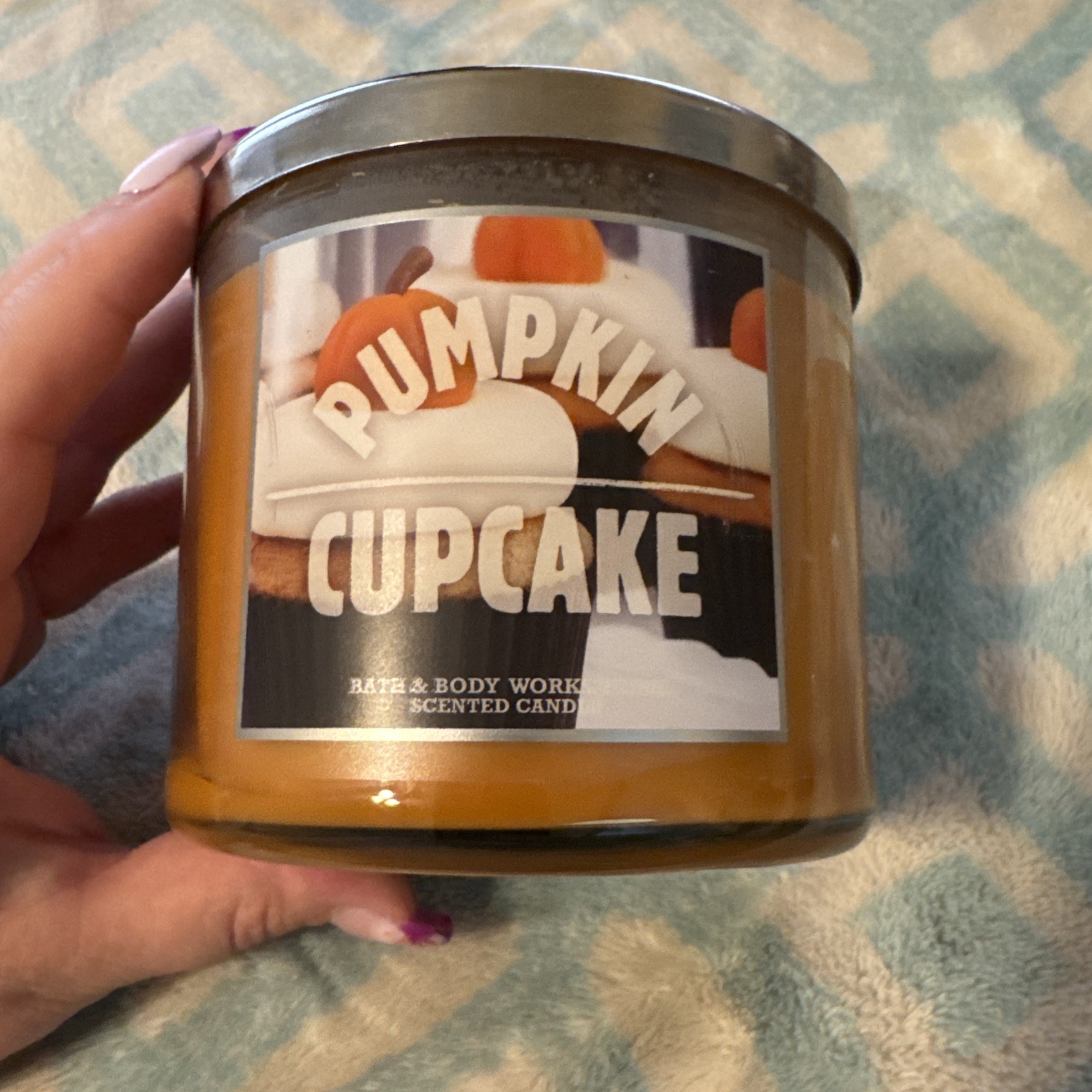 Bath & Body Works PUMPKIN CUPCAKE Candle 3 Wick Large Size 14.5 oz Very Rare New