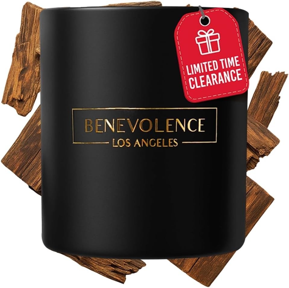 Luxury 8oz Oud Wood Candle in Matte Black Jar – Aromatherapy for Home Decor