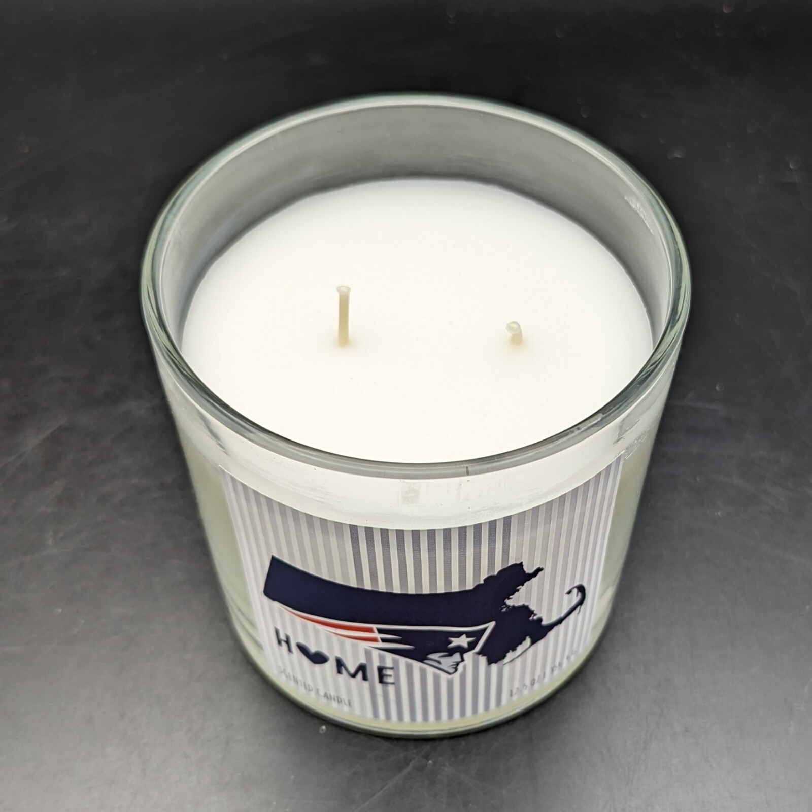 New England Patriots Home Candle 12. 5 ounces Vanilla Scent Unburned