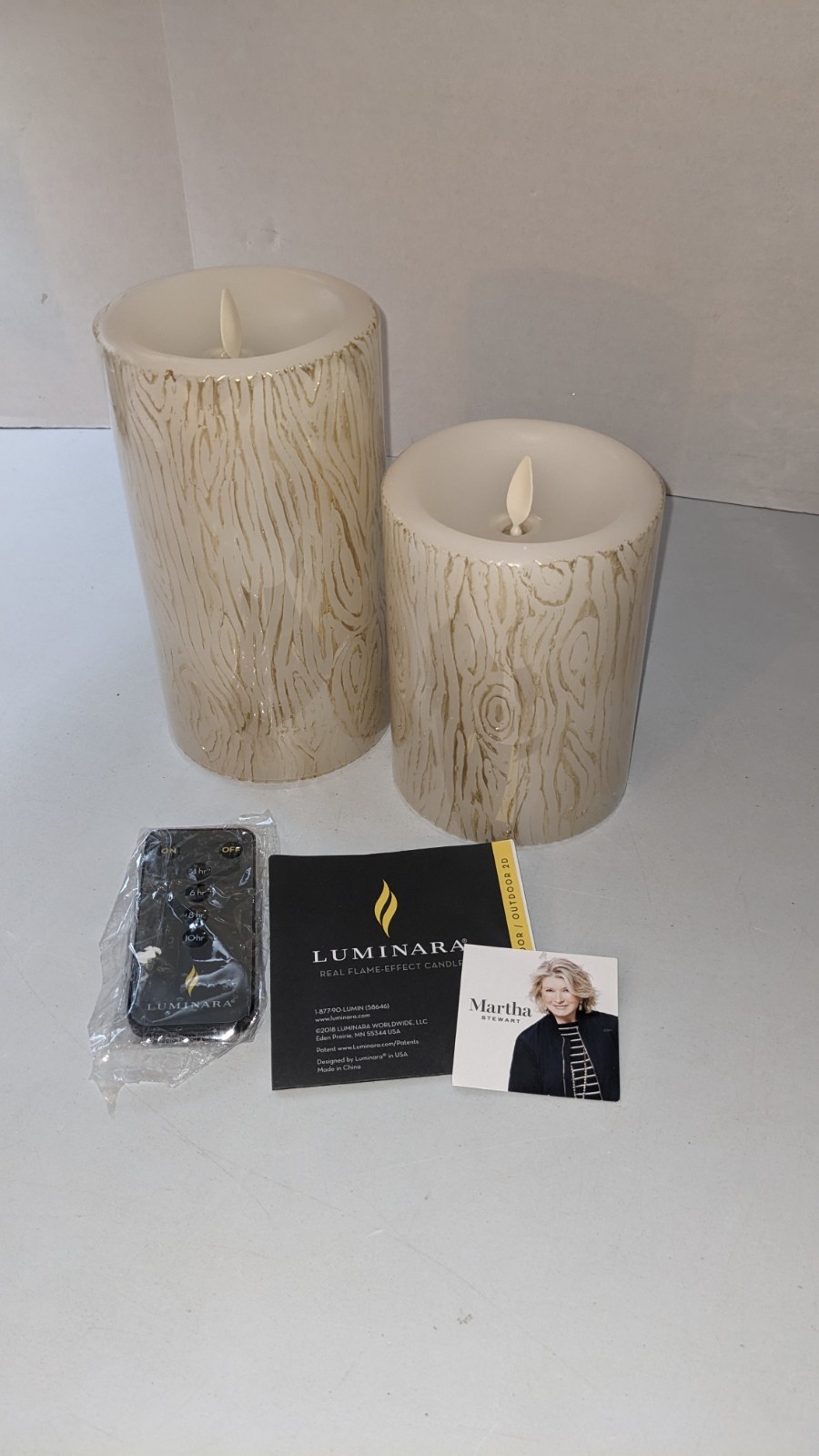 Martha Stewart LUMINARA 6″ & 4″ White Gold Pillar Candles Realistic Flame Remote