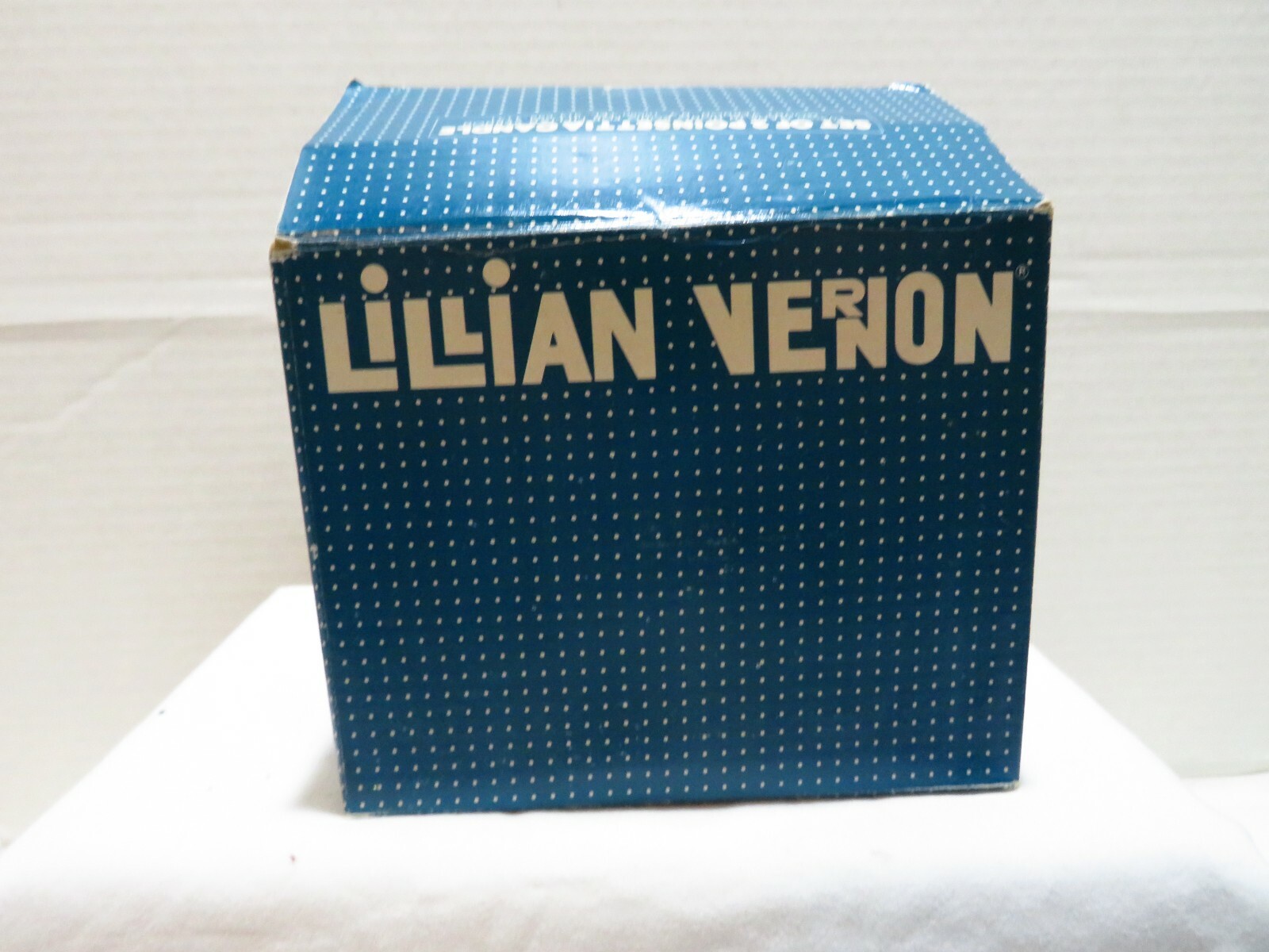 VTG SET OF 2 POINSETTIA CANDLES MADE FOR LILLIAN VERNON BY RAINBOW CANDLE HK
