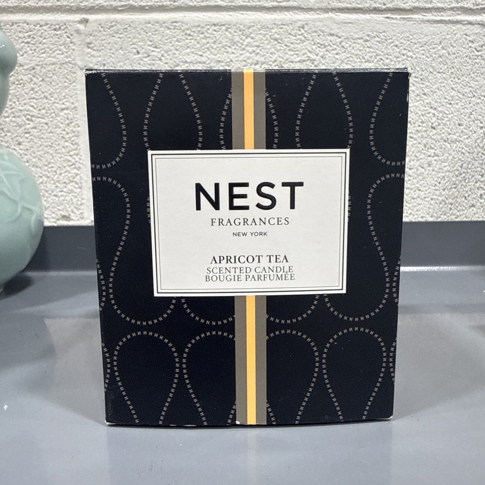 NEW NEST New York APRICOT TEA Classic Candle 8.1 oz / 230g RARE Discontinued