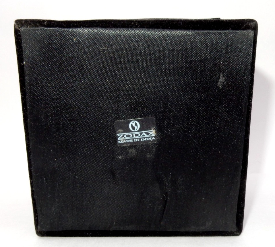 ZODAX AROMATIC TEA CANDLE SET – 4 HAND-POURED CANDLES IN LUXURY BLACK VELVET BOX