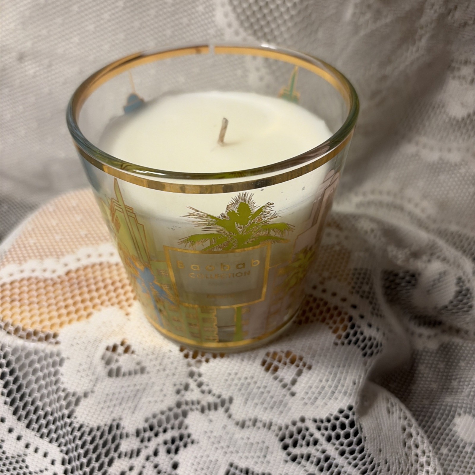 Baobab Bougie Perfume Candle Art Deco Building Miami 6.7ounce Smells Amazing