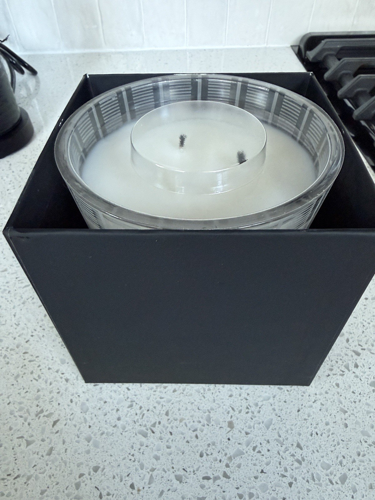 NEST New York Moroccan Amber Scented Jar Candle 21 oz Wax in Glass, White 3 Wick