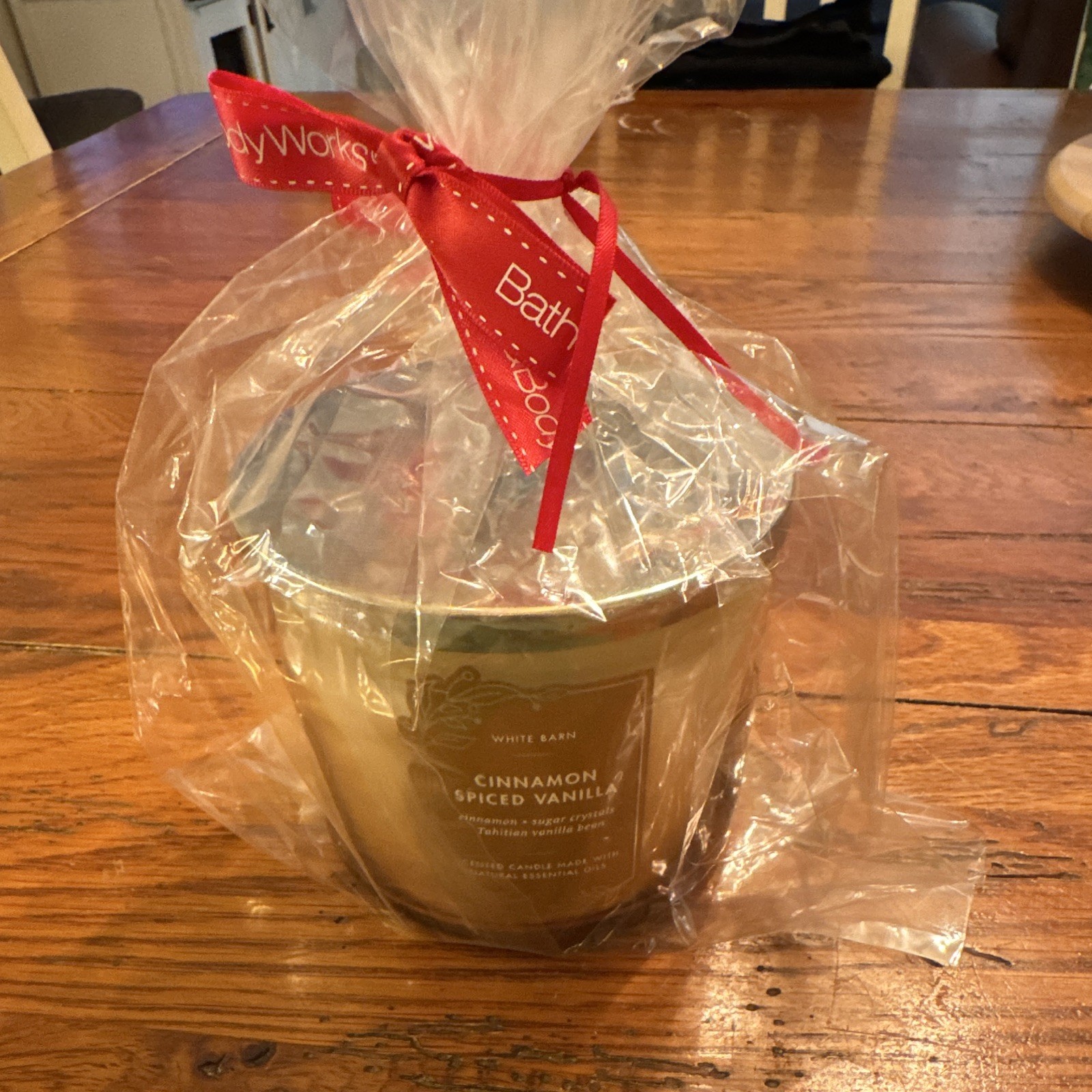 White Barn Cinnamon Spiced Vanilla 3-Wick Scented Jar Candle 14.5 oz 25-45hr