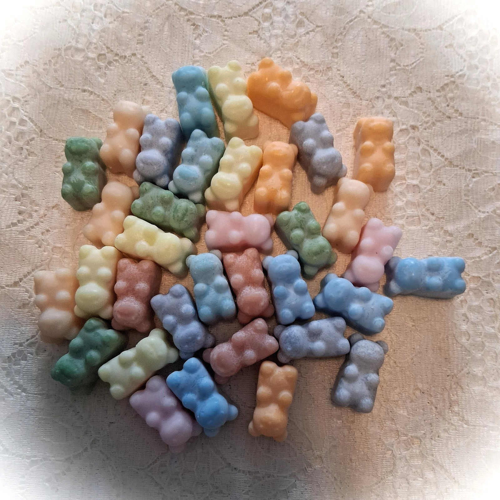 Soy Wax melts~ tarts~Gummy Bear~40 Pc~ CHOICE~ 4 oz~ FREE ship~190+ scents