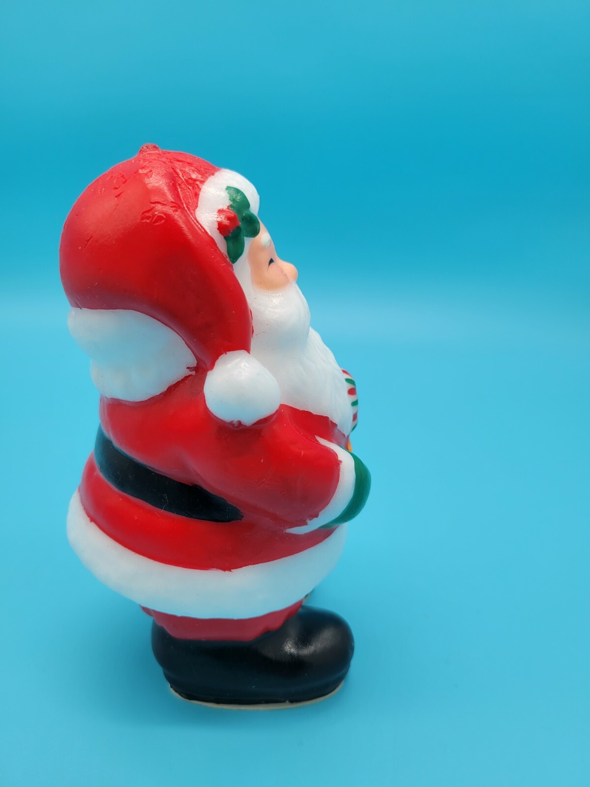 Avon Vintage1986 Jolly Santa Candle 5 1/2 ” Tall Holding Candy Cane. NEW IN ORIG