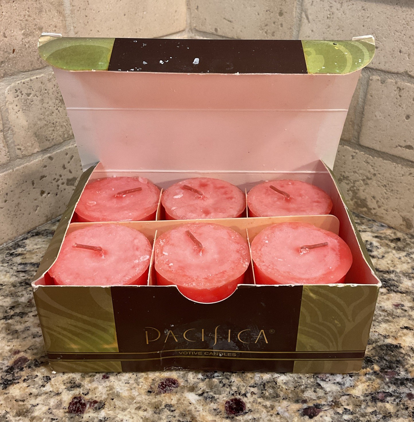 NEW SET OF 6 IN BOX Pacifica Hawaiian Ruby Guava Votive Soy Candles