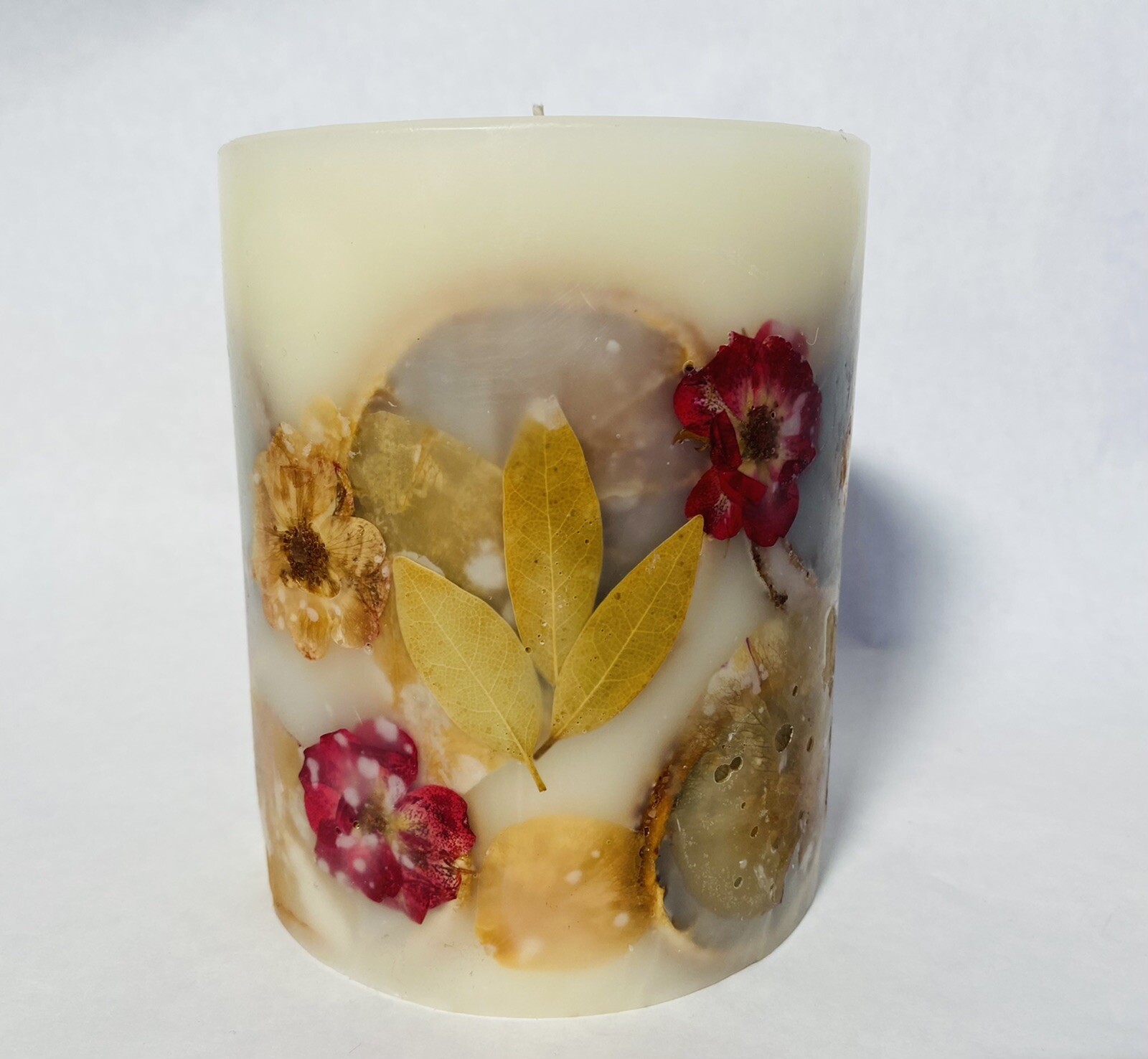 ROSY RINGS PEONY & POMELO LUXURY BOTANICAL CANDLE 5.5″ TALL 120 HRS