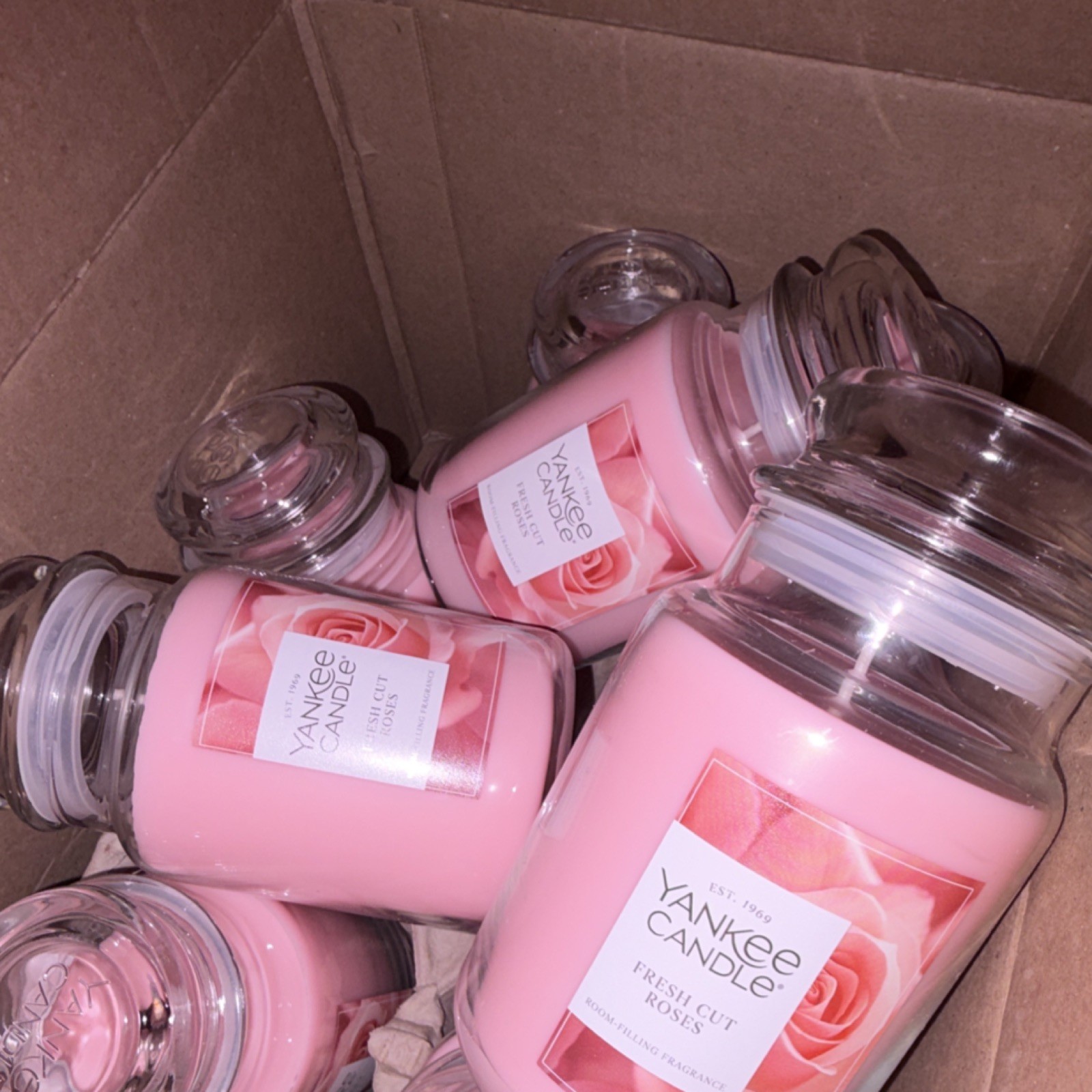 Yankee Candle Fresh Cut Roses Scented Pink Jar Candle Single Wick 22 oz.
