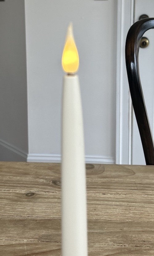 Frontgate (2) Battery Brass Base Cordless Taper Window Flicker Candles Holiday